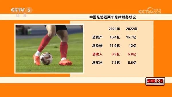 叶辰点了点头，又对陈多多说道：多多，你现在的任务，就是一定不要让任何事情影响到囡囡的演唱会，等演唱会结束之后，抓紧时间跟死亡员工的家属联系，给足抚恤金和封口费，让他们不要把这件事情曝光出去，明白了吗？陈多多有些迟疑的说道：叶先生……万一有家属不同意、非要讨一个说法怎么办……叶辰认真道：一人给一千万美元，这笔钱我来出，同时要把厉害关系跟他们的家属摆清楚，这件事他们也可以报警，但纽约警察基本不太可能替他们伸张正义，而且，如果他们报警，很可能会引来幕后黑手的报复，这个不是在耸人听闻，毕竟这个组织的凶残程度前所未见，他们连安家的人都不放在眼里，这些受害者的家属，他们就更不可能放在眼里了。